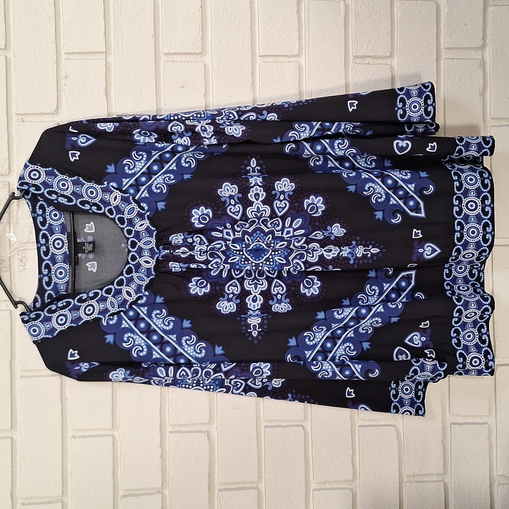 INC International Concepts Black and Blue Patterned Tunic. Size 1X NWOT